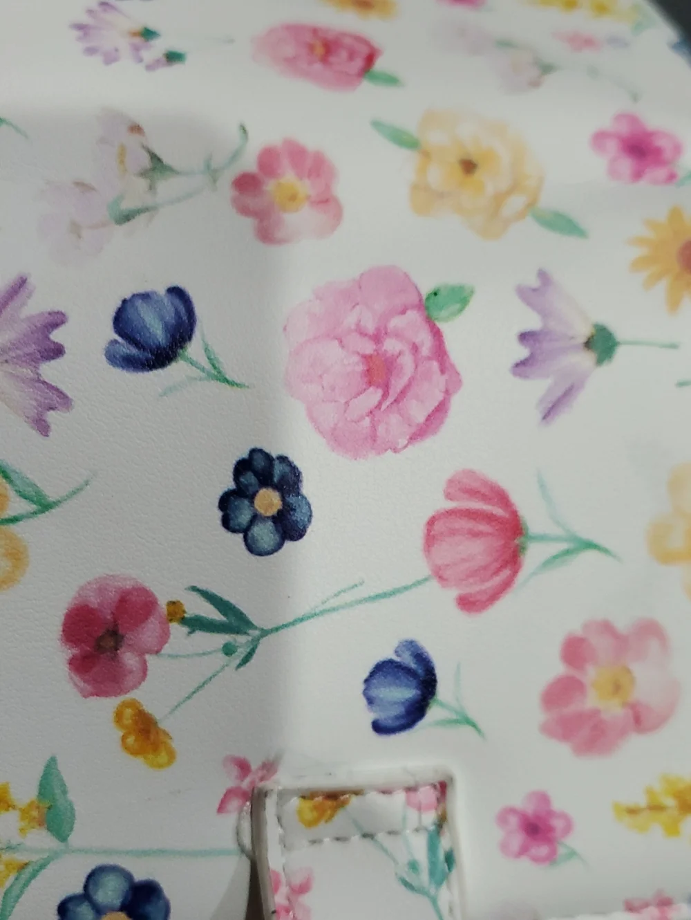 Betsey Johnson xoleah white floral bj103500 trifold‎ wallet brand new